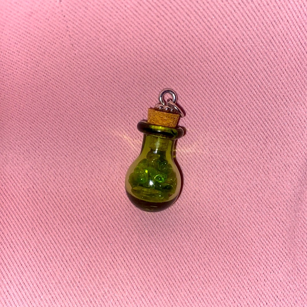 🌙BUNDLE ONLY🌙 Mini peridot corked jar